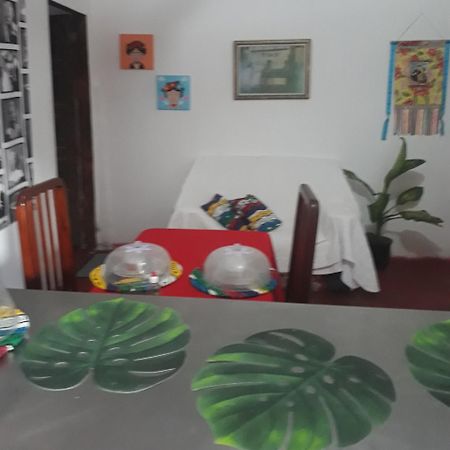 Perto Do Aeroporto De Salvador - Dona Pitanga Hostel Lauro de Freitas Exteriör bild