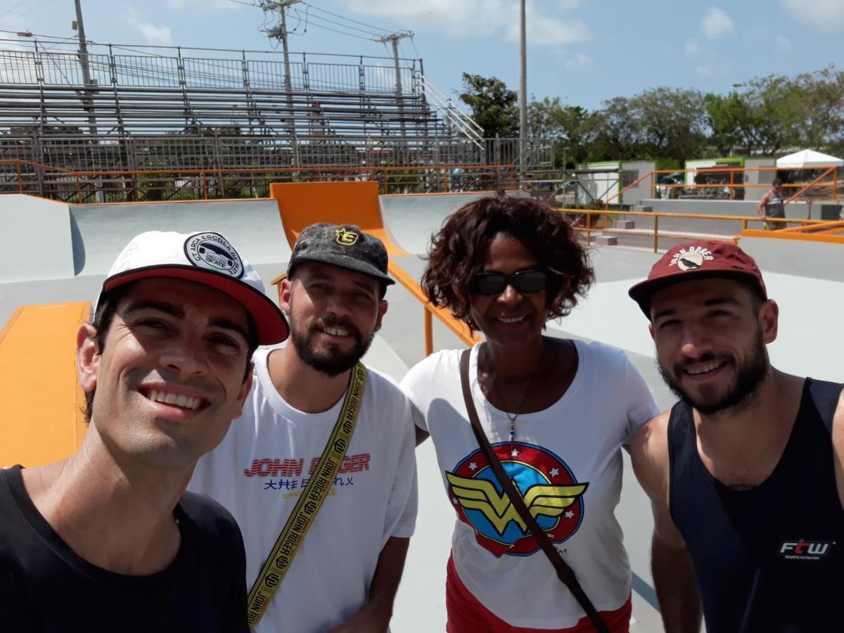 Perto Do Aeroporto De Salvador - Dona Pitanga Hostel Lauro de Freitas Exteriör bild
