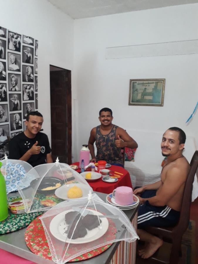 Perto Do Aeroporto De Salvador - Dona Pitanga Hostel Lauro de Freitas Exteriör bild