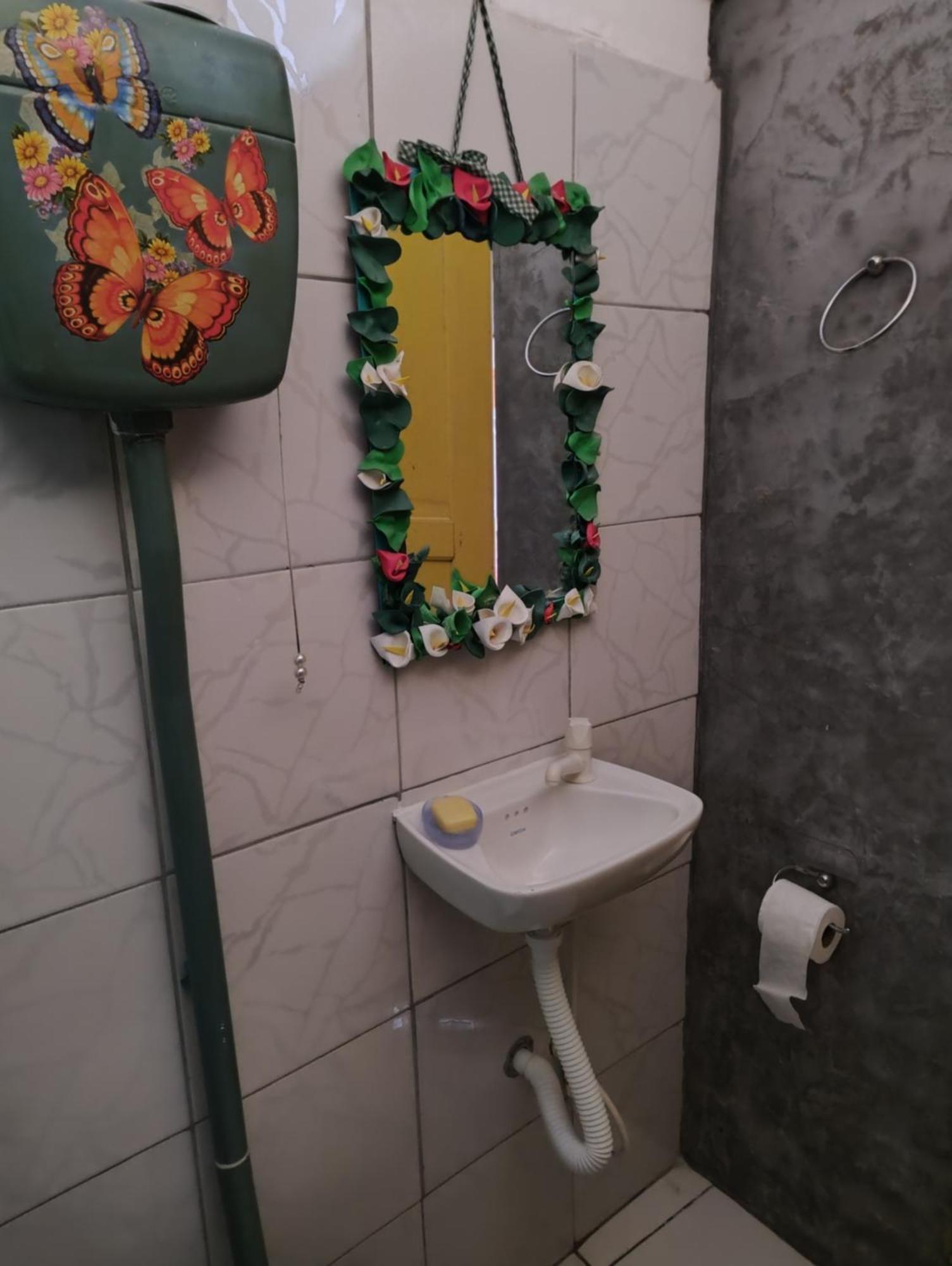 Perto Do Aeroporto De Salvador - Dona Pitanga Hostel Lauro de Freitas Exteriör bild